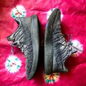 Nike Women's Lunarepic Low Flyknit 2 Runni…